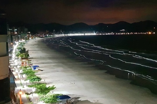 Meia Praia a noite