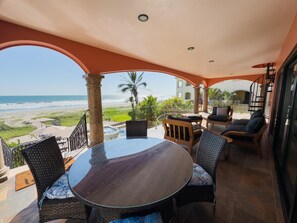 Outdoor dining - You never have to leave Estrella Del Mar (Mazatl��n)