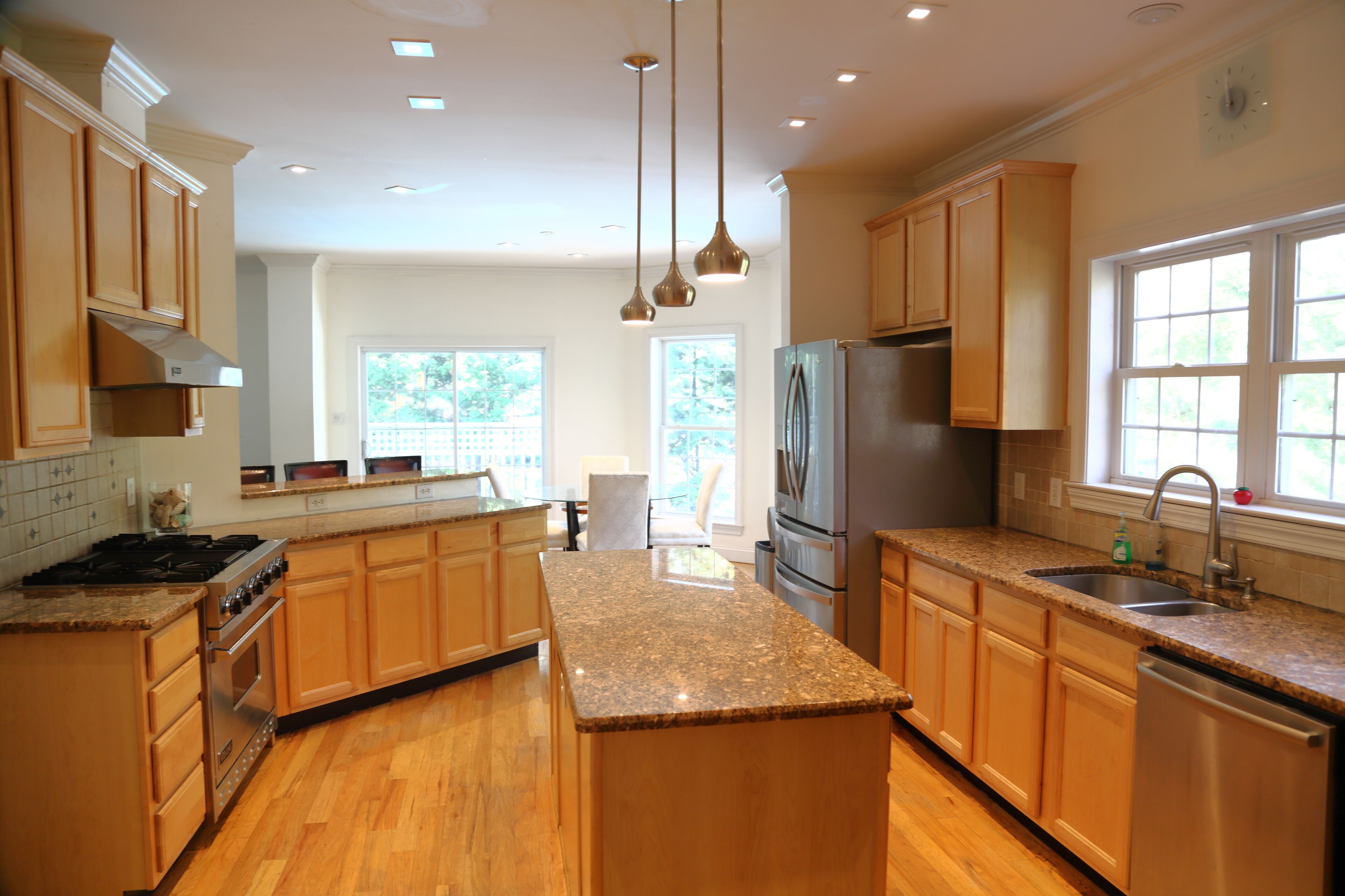 Beautiful Sag Harbor Village Home, Saltwater Pool, Walk to Beach & Village