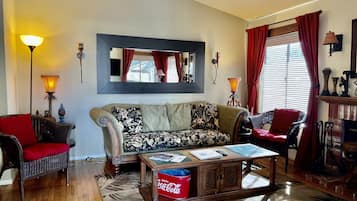 Télévision, lecteur de DVD, baby-foot, chaßne hi-fi