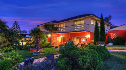 Alice Beside The Sea - 2 Bedroom Apartment