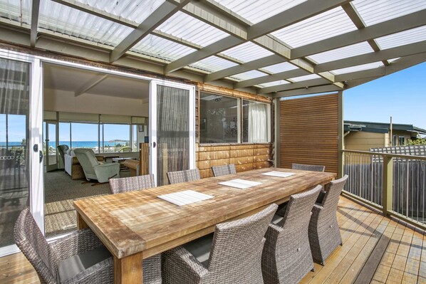 Outdoor dining - Terrific Terrace, Ocean Grove (Ocean Grove)