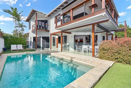 Fantastic ocean and beach view holiday house.