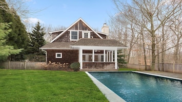 Image of 4 Bed/3.5 Bath, Spacious, East Hampton Home - ideal friends & family gathering