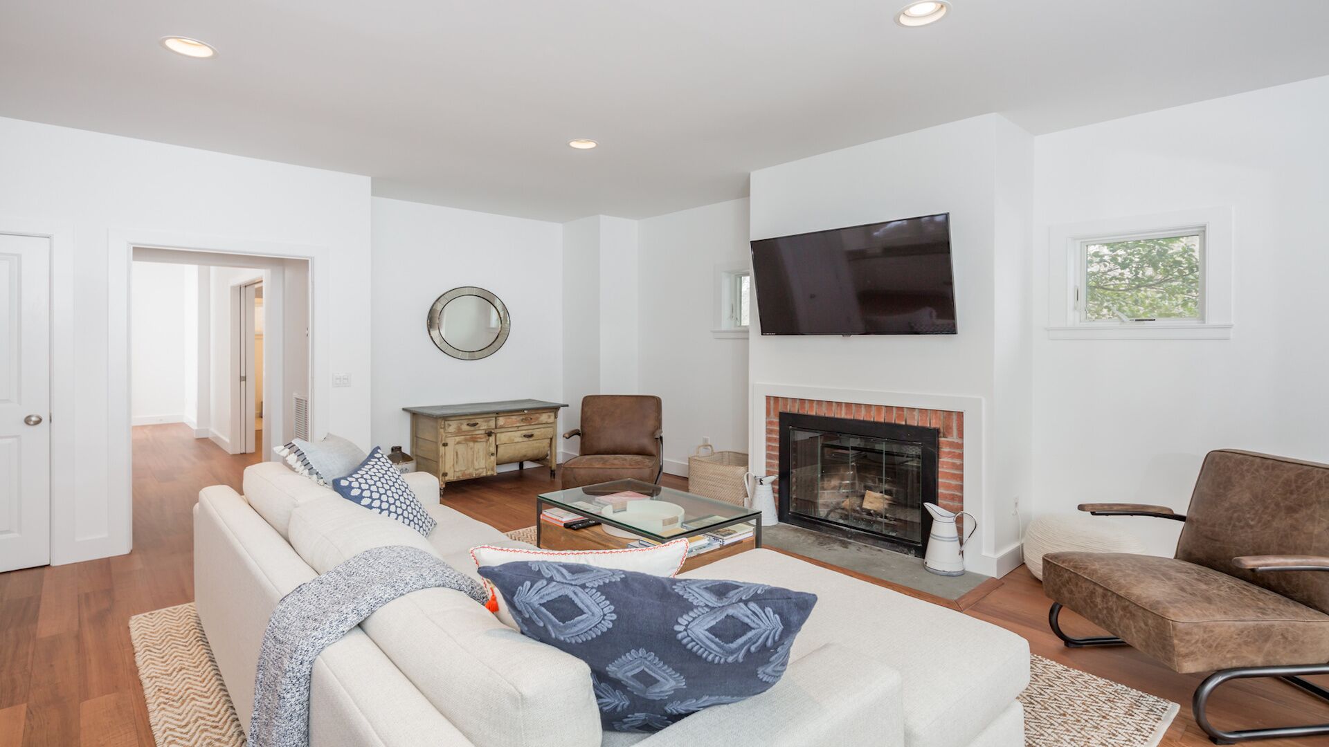 4 Bed/3.5 Bath, Spacious, East Hampton Home - ideal friends & family gathering