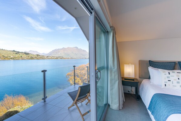 2 bedrooms, iron/ironing board, Internet, bed sheets