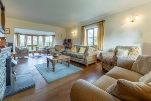 Televisión y biblioteca musical 