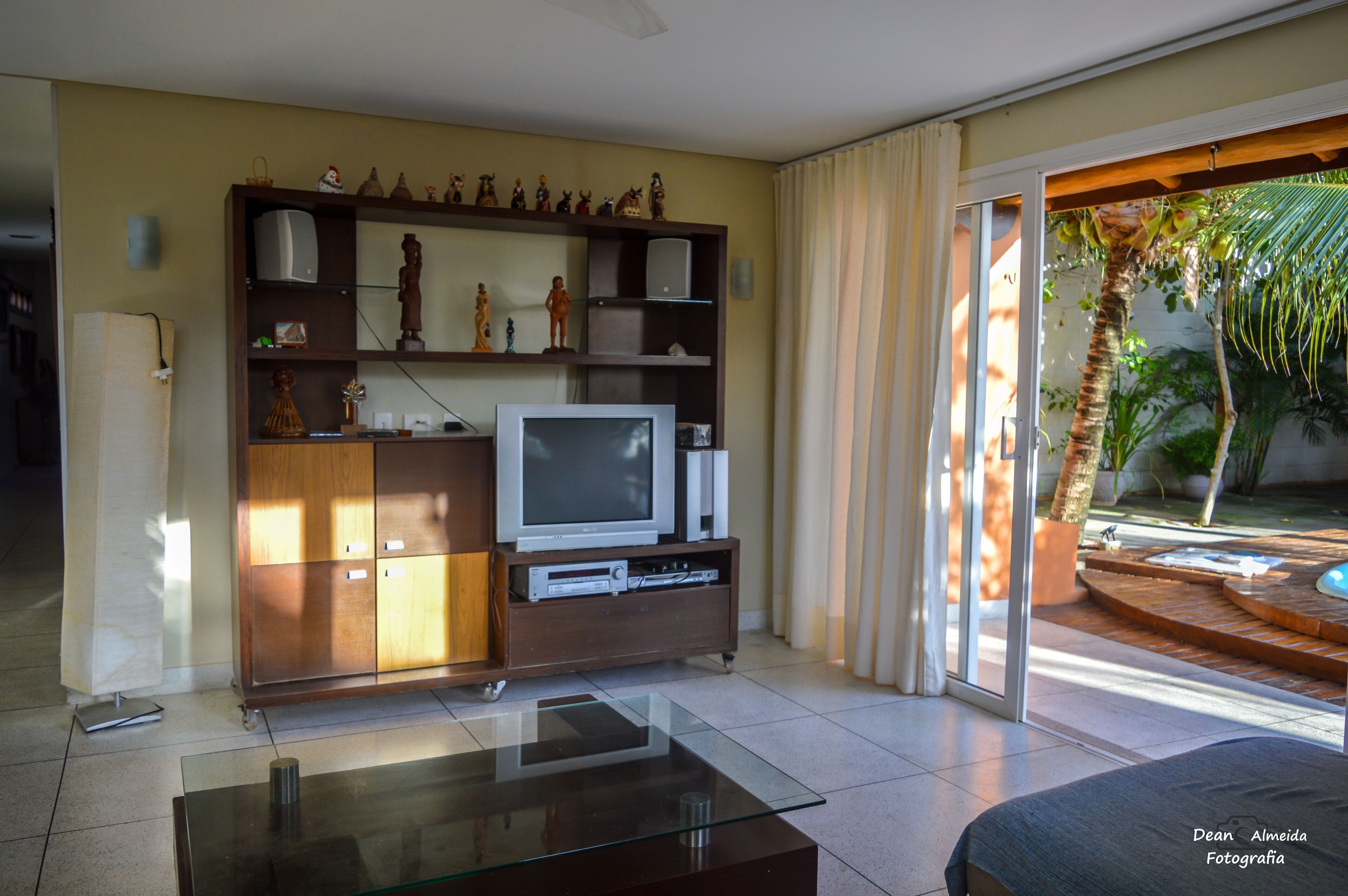 Beautiful seafront house with pool and very nice 3 bedroom play area