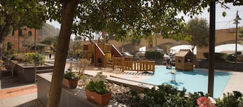 Monterosso 30 metresfrom the beach,wonderful sea view free wi- fi parking
