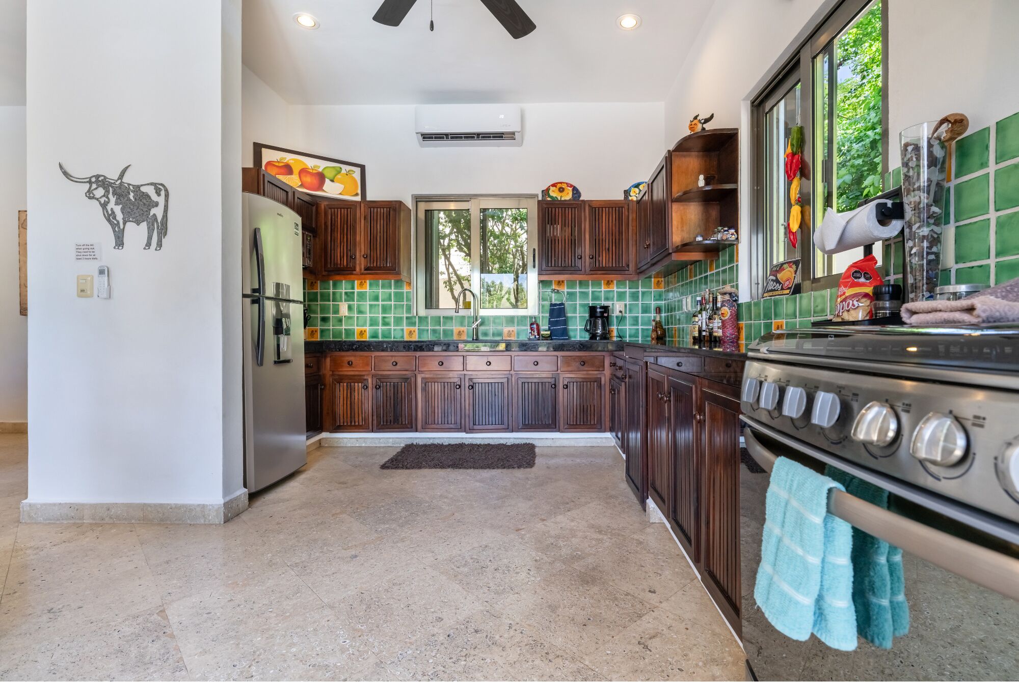 Fabulous 5 Bedroom ocean view custom home , Privacy and all amenities 