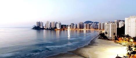 På stranden og solsenger