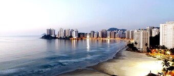 Apt. korkeatasoinen, jossa edessä parveke TOTAL meri, Pitangueiras Beach.