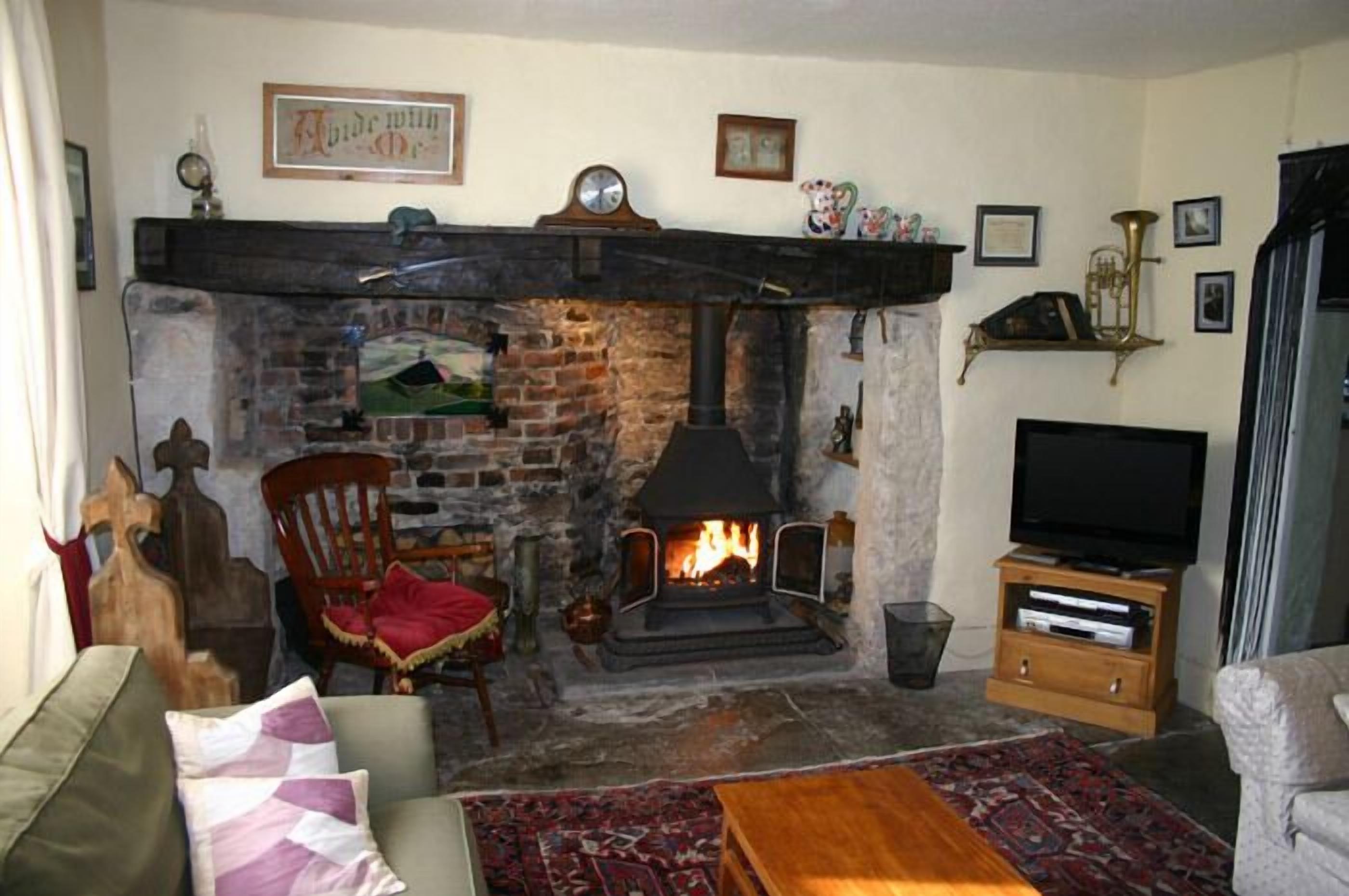Charming 17th Century Cottage In Croscombe, Somerset
