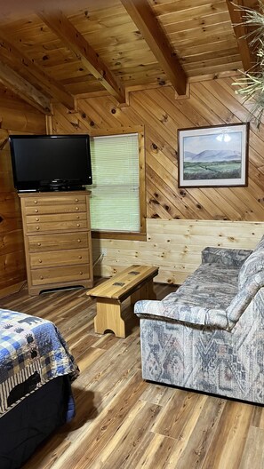 2 habitaciones, tabla de planchar con plancha y cuna de viaje 