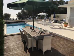 Piscina all'aperto, una piscina riscaldata