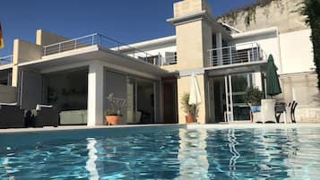 Piscine extérieure, piscine chauffée