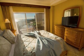 2 bedrooms, internet, bed sheets, wheelchair access