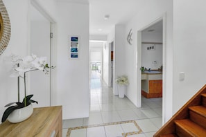 Interior - Ocean View Villa -01 (Hamilton Island)