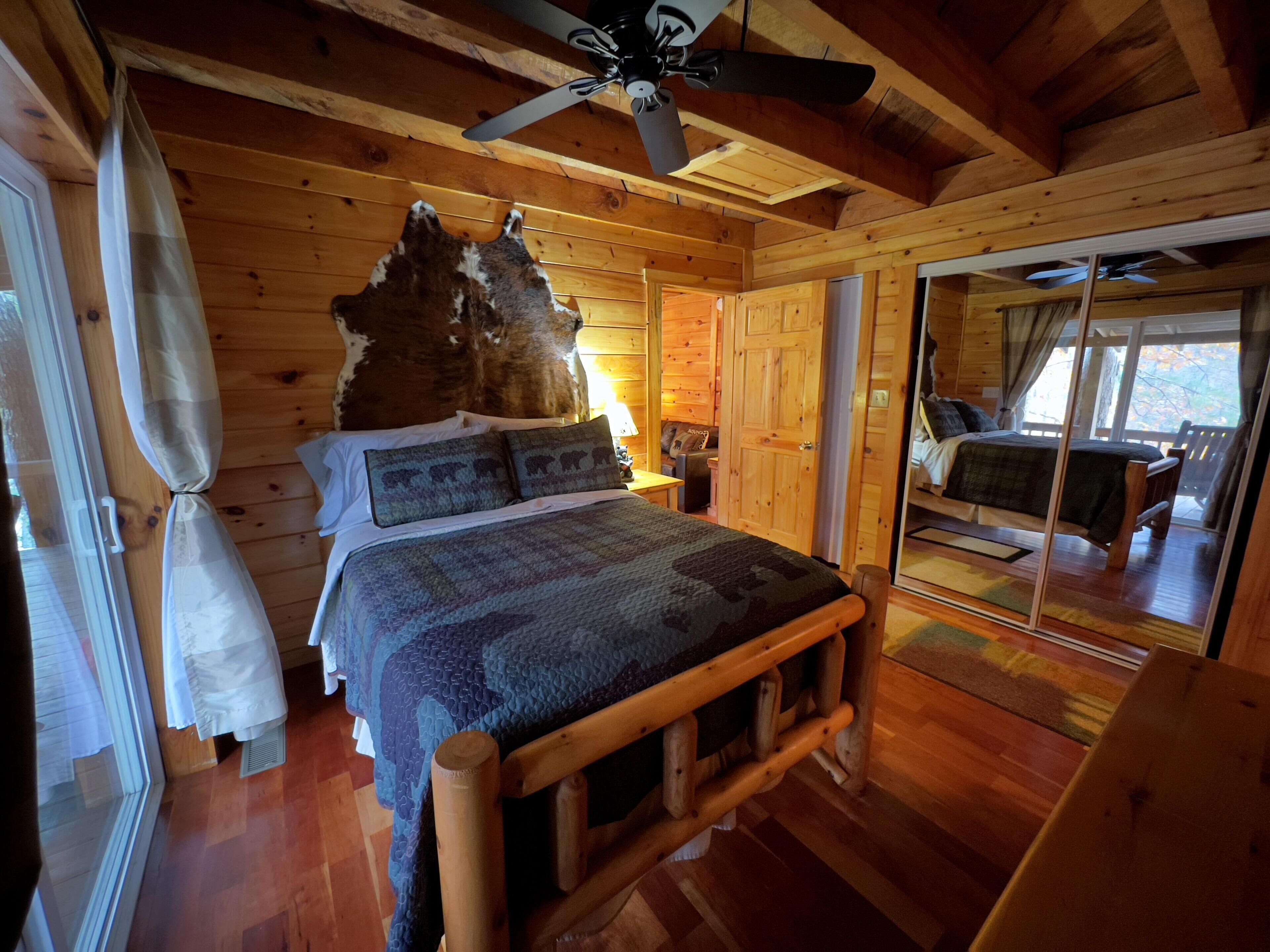 Bear Lair - Luxury cabin on private lake with caves & trails on Bear Track Lake