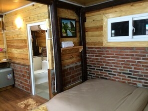 3 bedrooms, in-room safe, WiFi