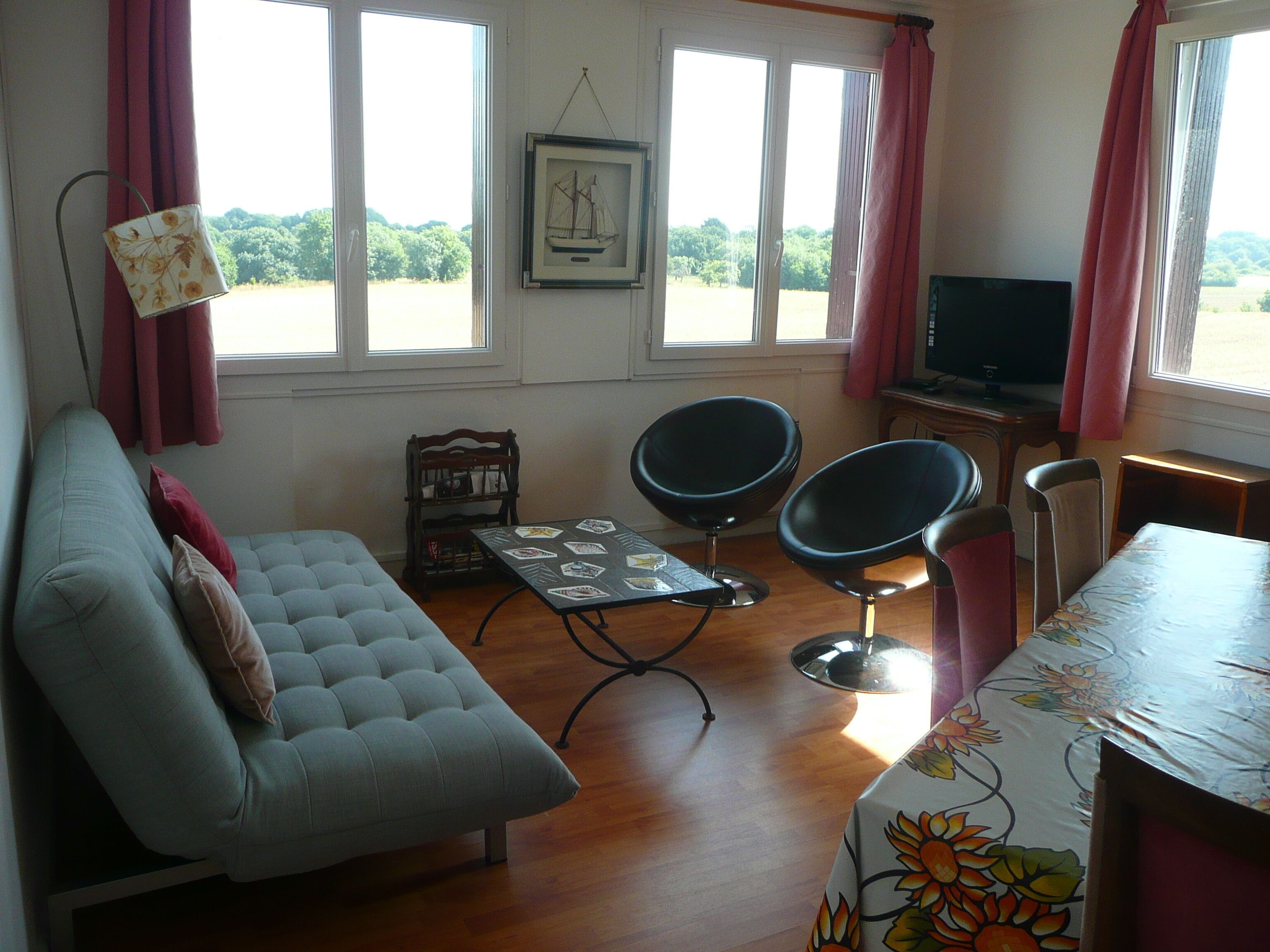 Pretty T3, sea view, private garden, closed parking