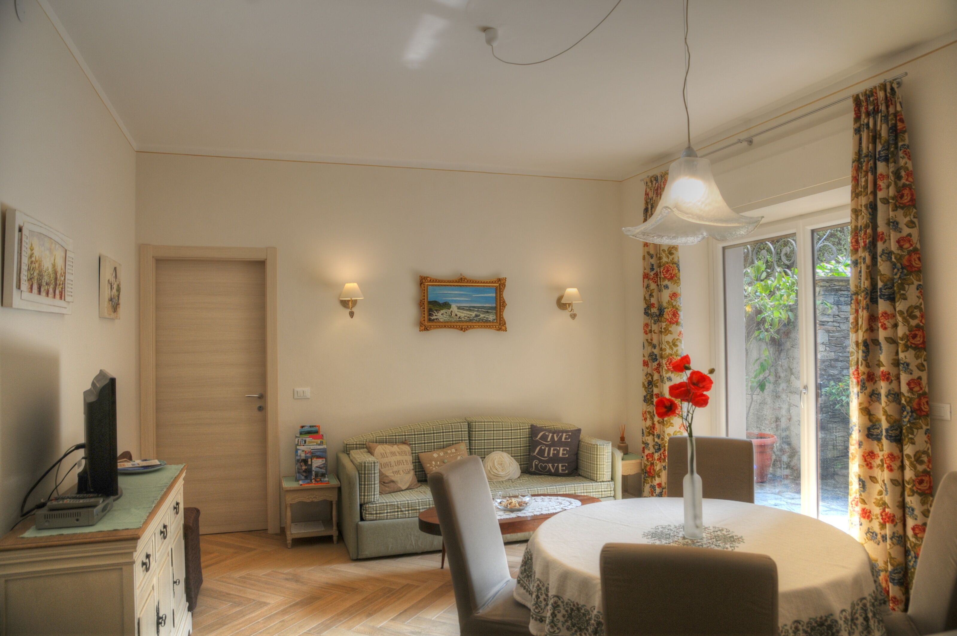 Apartment with lovely porch and garden