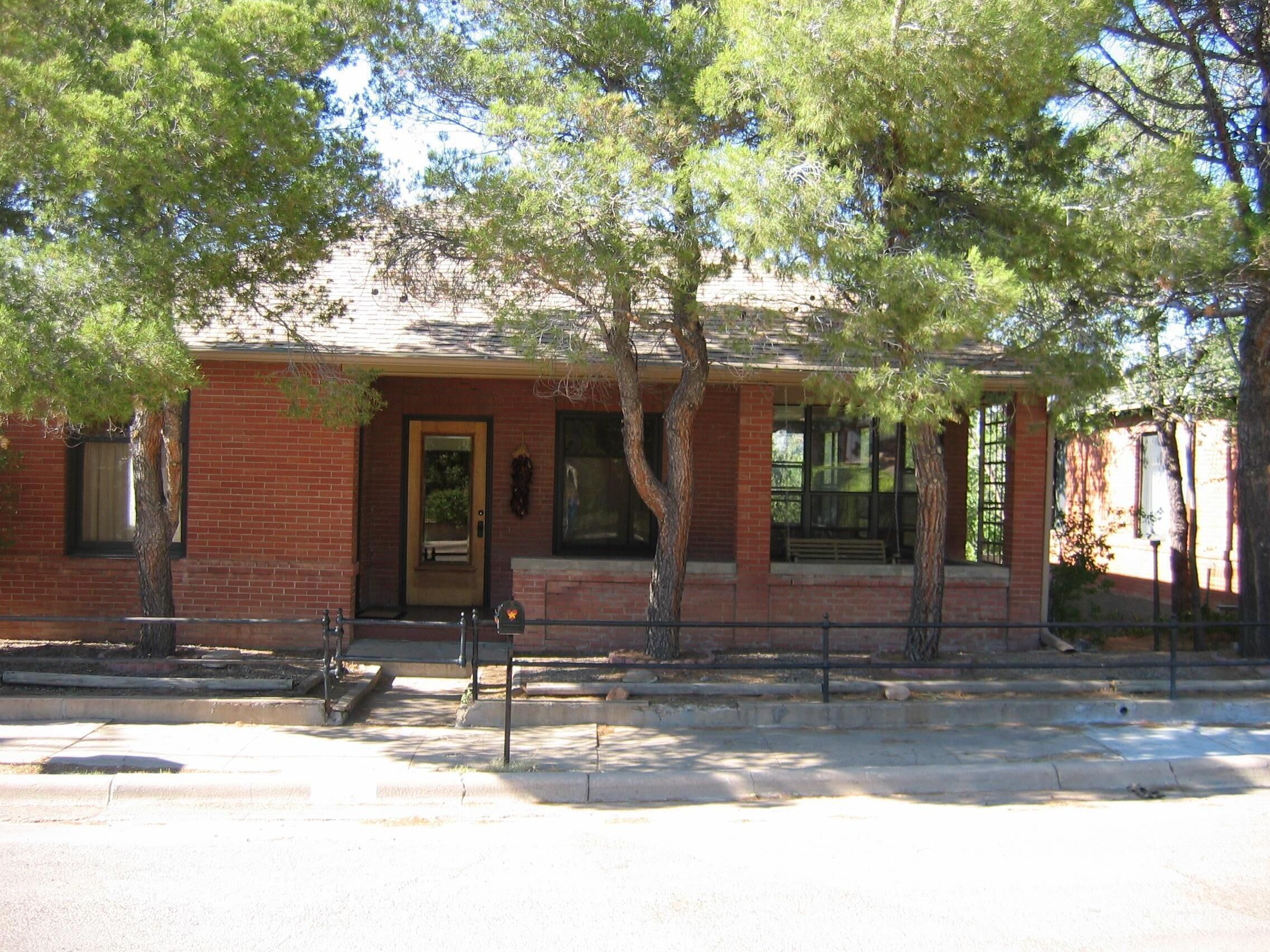 Charming and comfortable home in the historic district 
