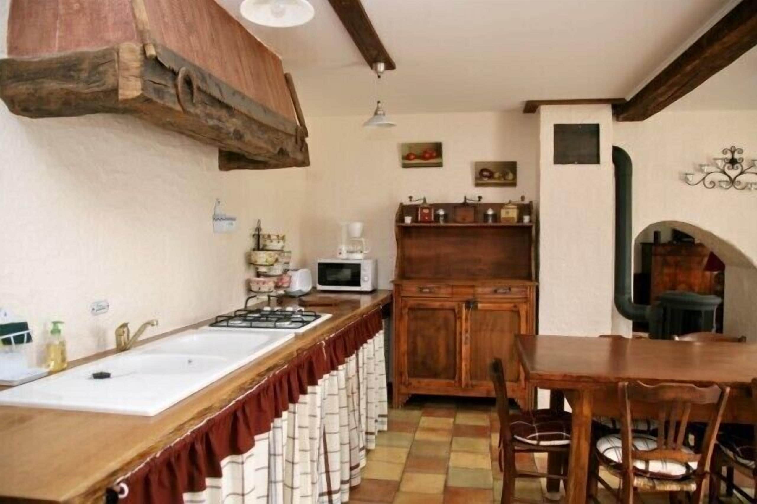 Charming cottage in the heart of the Vals du Dauphiné-Typical Dauphine house