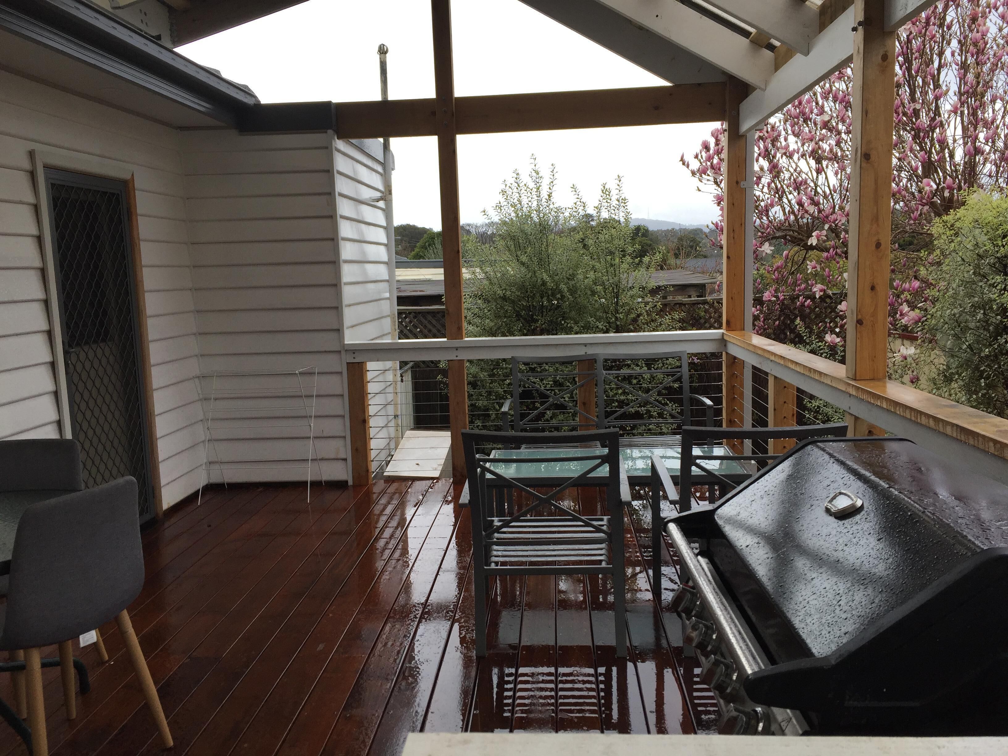 Suburban charm & great location — image 20