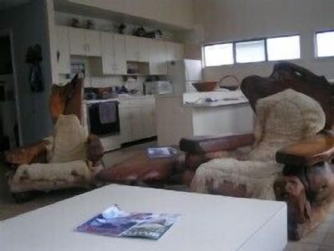 Contemporary Beach House with Vaulted Ceilings and Lots of Sunshine