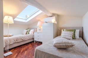 3 bedrooms, iron/ironing board, free WiFi, bed sheets