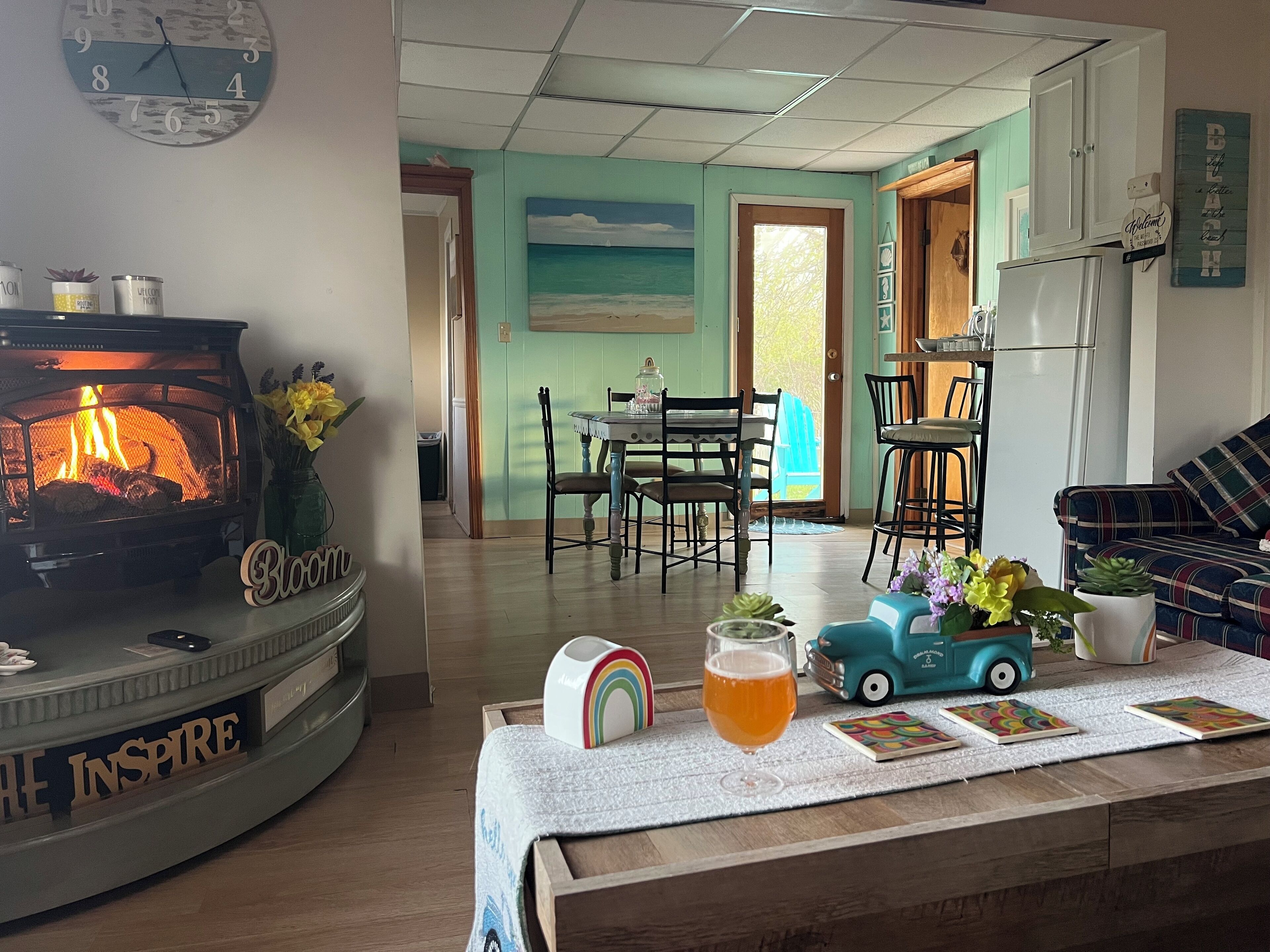 Smart TV, lareira, DVD player