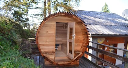 La Plagne / Les Coches Ski-in / Ski-out chalet on the slopes, free wifi and sauna !!