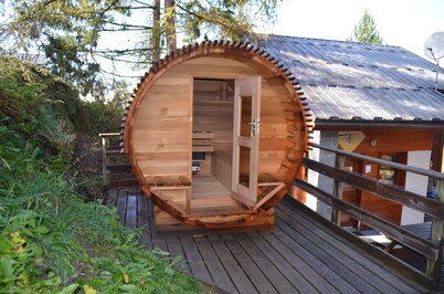  La Plagne / Les Coches Ski-in / Ski-out chalet on the slopes, free wifi and sauna !!