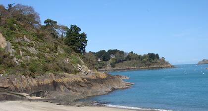 CLOSE TO BEACHES 3* LE DOUX REFUGE DES PÊCHEURS - FLAVORS AND SPLENDORS OF THE SEA.
