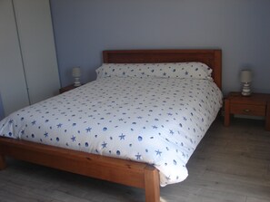 4 habitaciones, tabla de planchar con plancha y wifi gratis 