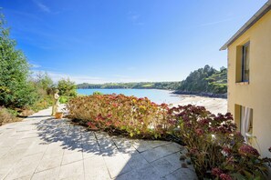 Property grounds - House / Villa - PLOUEZEC (Plouézec)