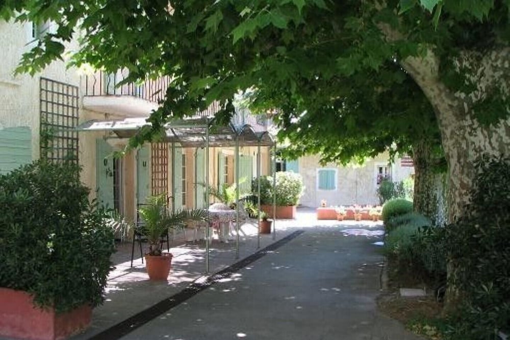 Apartment 'Les cigales' - Tastefully Restored Provencal Farmhouse