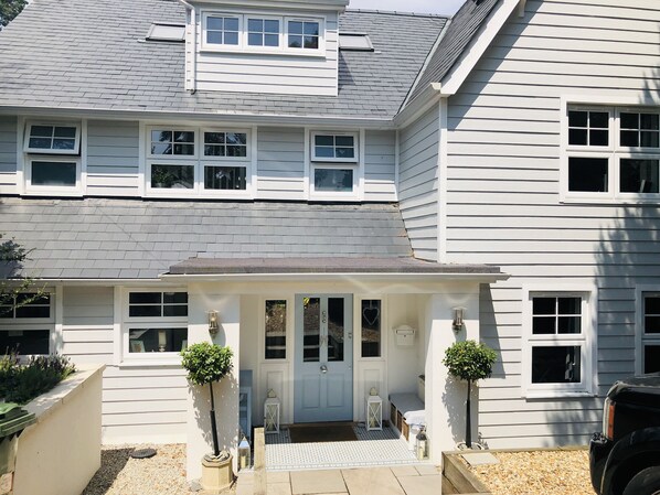 Exterior detail - 5 Bed New England style Home five minutes from Sandbanks Beach + The New Forest (Poole)