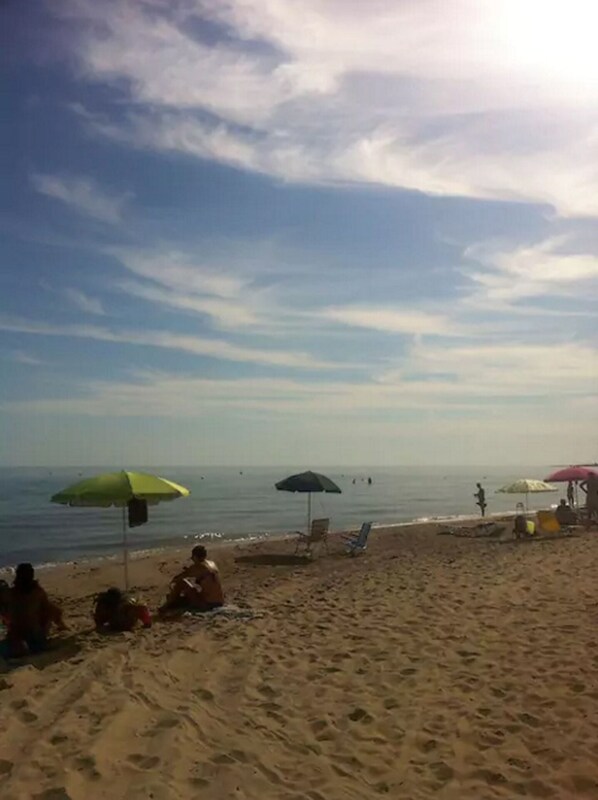 بالقرب من الشاطئ