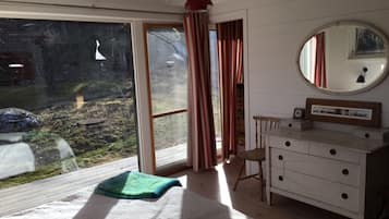 3 sovrum, strykjÀrn/strykbrÀda och sÀngklÀder