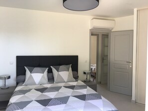 4 Schlafzimmer, Bügeleisen/Bügelbrett, Reisekinderbett, kostenloses WLAN