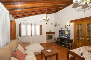 Télévision, cheminée