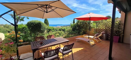 klassifiziert *** charmante Wohnung, ruhig, große Terrasse, Garten, Meerblick