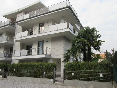 Apartment a stone's throw from the lake / beach and near the center