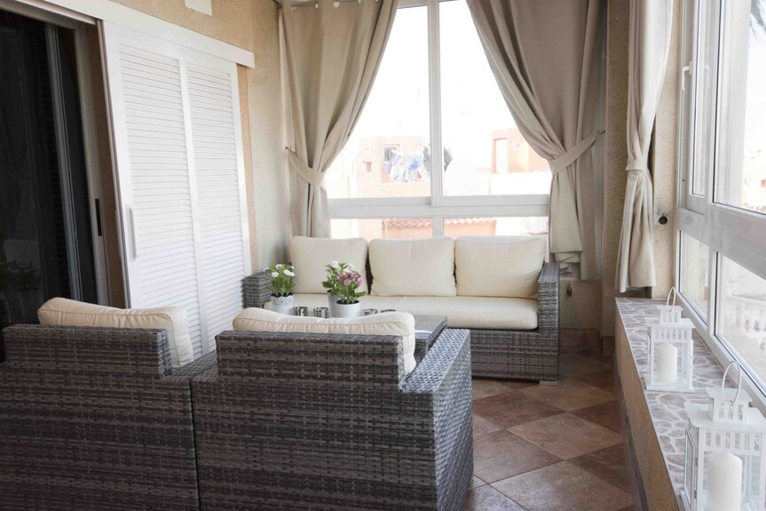 Spacious And Sunny Fully Furnished Apartment Near The Sea In Torrevieja, - Torrevieja