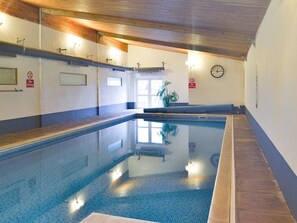 Piscina interna, piscina aquecida