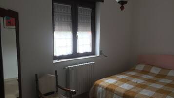 3 Schlafzimmer, Bügeleisen/Bügelbrett, Bettwäsche