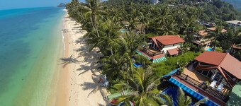 Beachfront Resort: Villa 4-bdr, very spacious, only 20m to the beach.