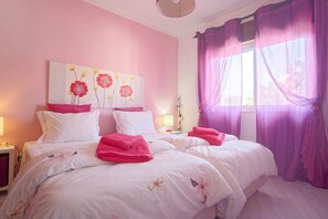 5 bedrooms, laptop workspace, iron/ironing board, travel cot